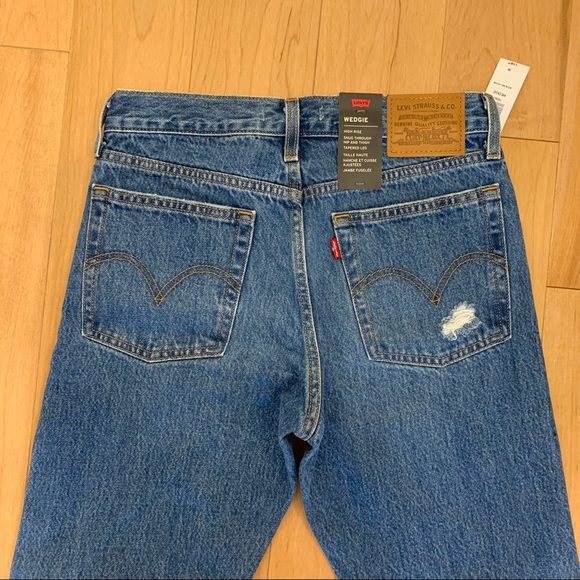 BRAND NEW W TAGS Levi Wedgie jeans - Picture 8 of 10